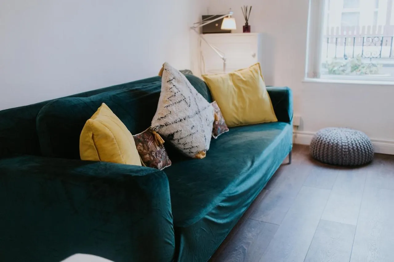 Feriehus Contemporary Belfast Townhouse Villa